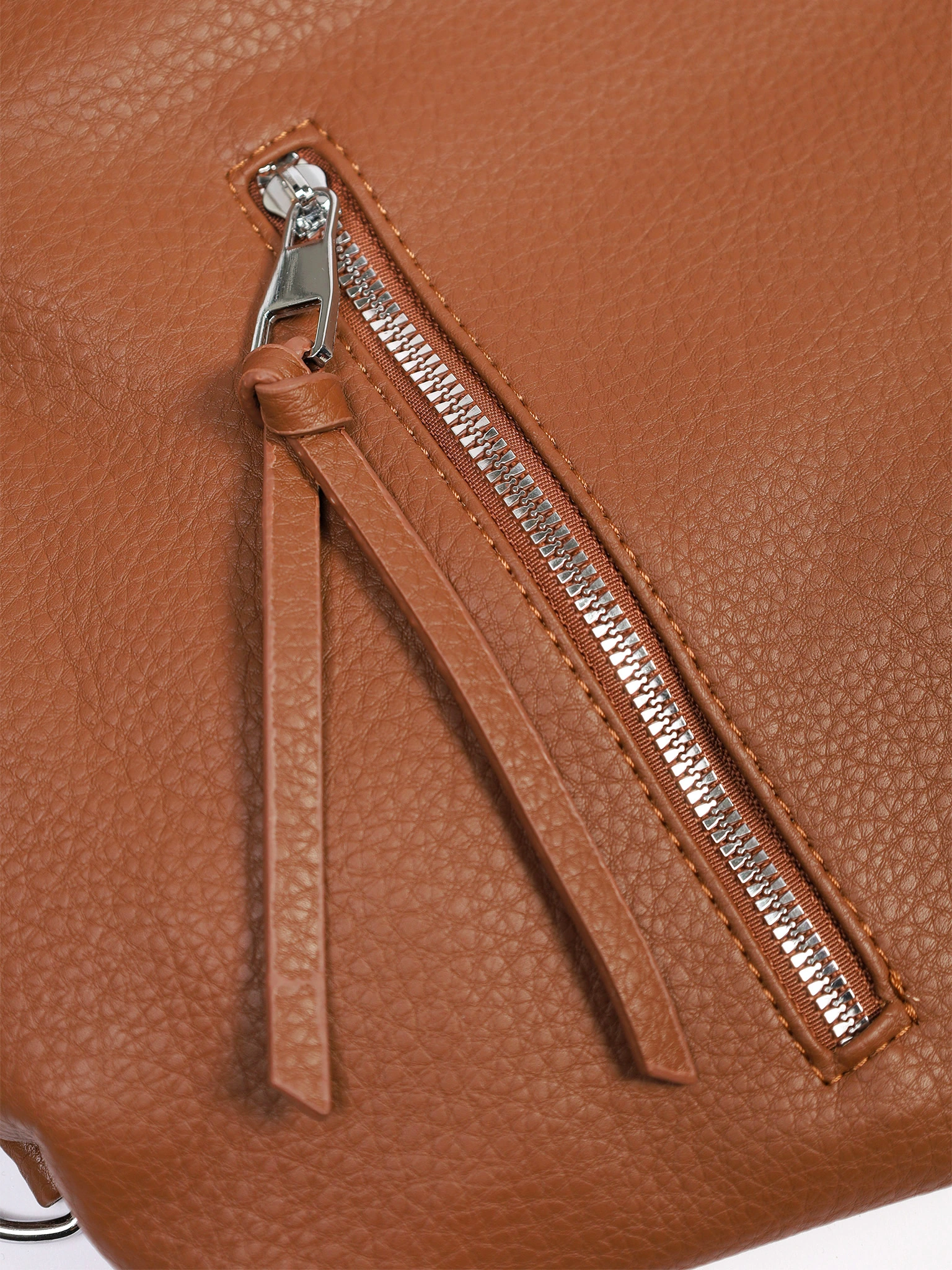 Сумка-шоппер с декоративными цепочками в ассортименте